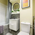 Lumina Cozy 3-room Near The Metro Station ワルシャワ
