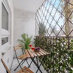 Lumina Cozy 3-room Near The Metro Station ワルシャワ