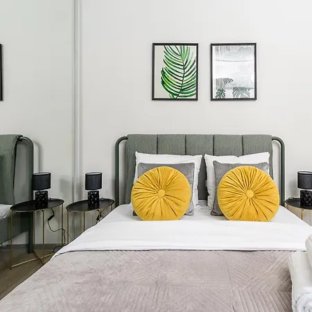 Lägenhet Lumina Cozy 3-room Near The Metro Station *