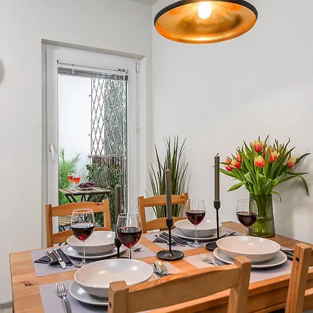 Lägenhet Lumina Cozy 3-room Near The Metro Station