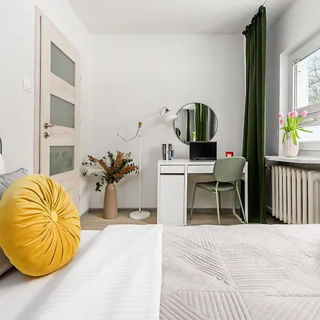 Apartament Lumina I Comfy 3-rooms Near The Metro I Balcony
