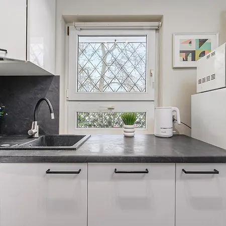 Lumina Cozy 3-room Near The Metro Station アパート ワルシャワ