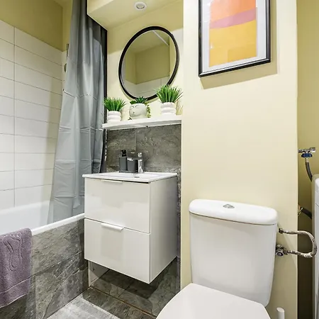 Lumina Cozy 3-room Near The Metro Station Warsaw