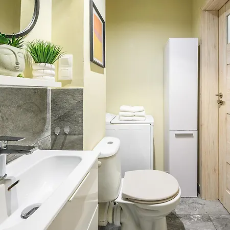 Lumina I Comfy 3-rooms Near The Metro I Balcony * Warszawa