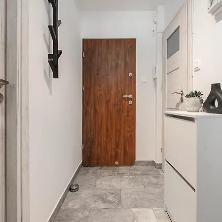 Lumina I Comfy 3-rooms Near The Metro I Balcony * Warszawa