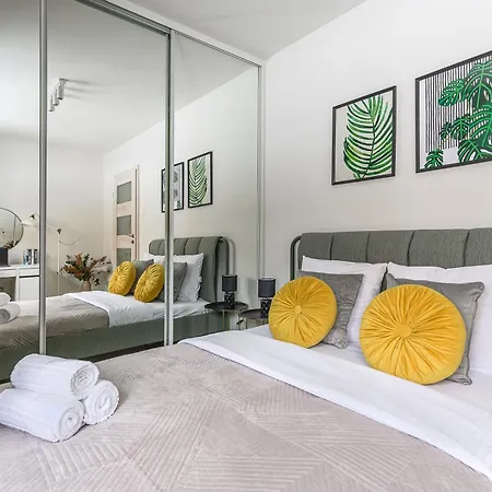 Lumina I Comfy 3-rooms Near The Metro I Balcony