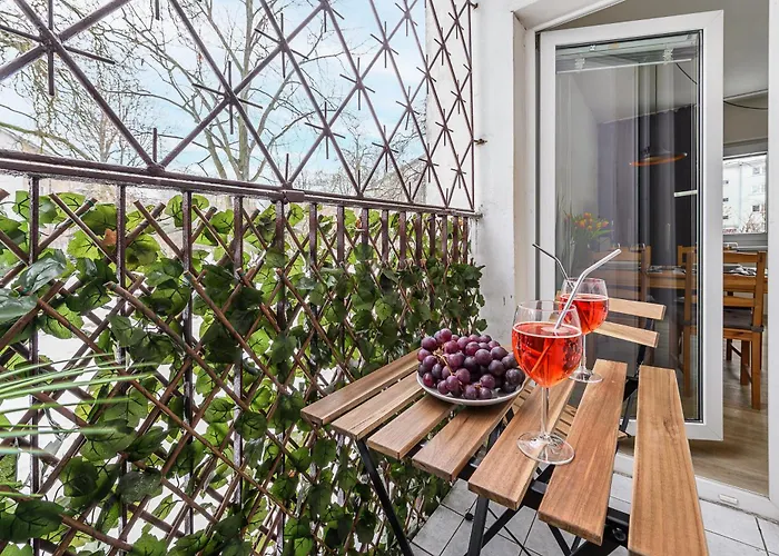 Appartamento Lumina Cozy 3-room Near The Metro Station *