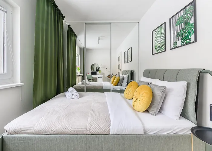 Appartement Lumina Cozy 3-room Near The Metro Station *